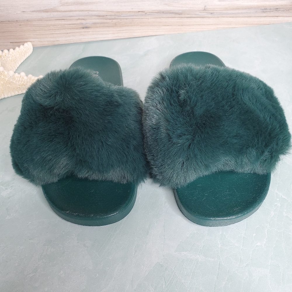 New! Cape Robbin Green Furry Slides - Picture 3 of 5